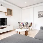 Charming With Balcony Near Center Rems *