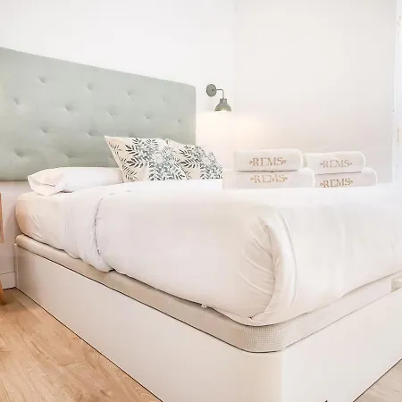 Charming With Balcony Near Center Rems Apartment *